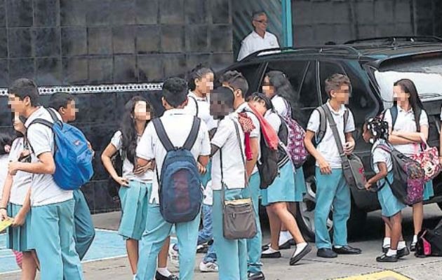 Padres de familia de escuelas privadas piden posponer el  año escolar