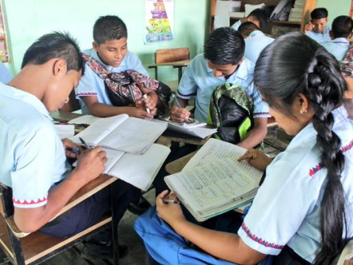 Estudio regional sitúa a Panamá por debajo del promedio en libertad educativa