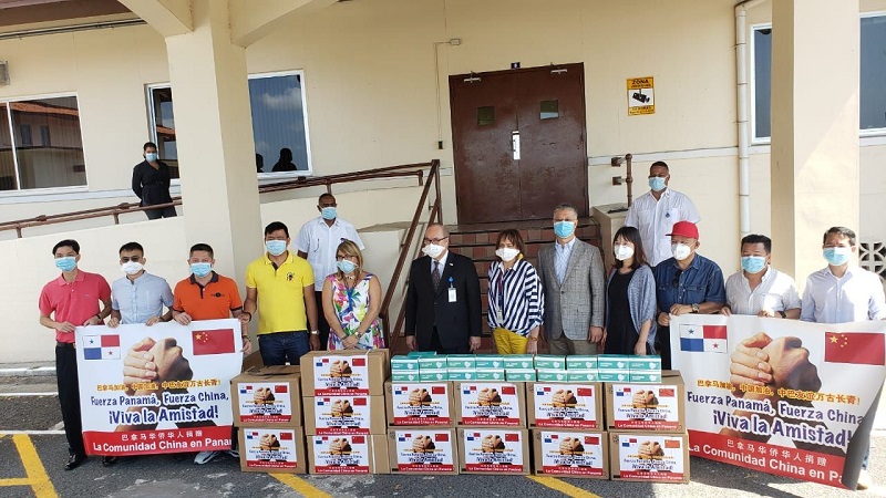 China entrega a Panamá donación de 23 mil mascarillas quirúrgicas