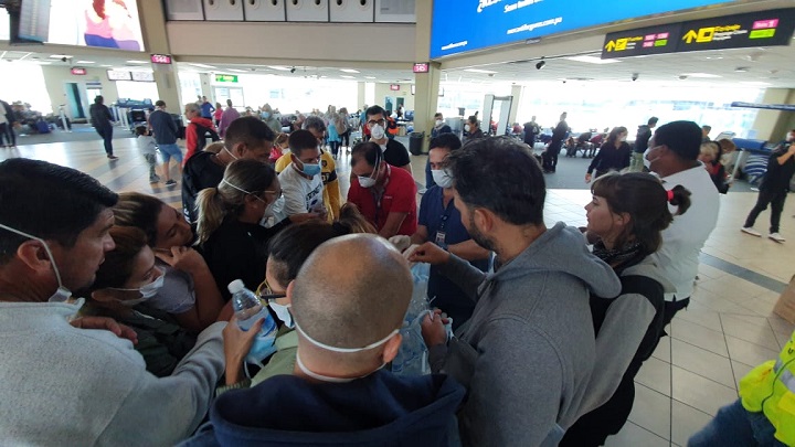 Se autorizan tres vuelos humanitarios para trasladar a 300 argentinos