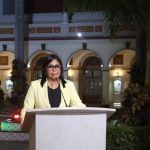 Trump advierte a Delcy Rodríguez de que si no actúa bien acabará peor que Maduro