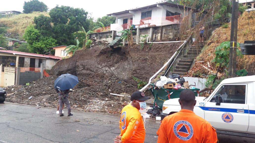Cuatro familias afectadas por deslizamiento en San Miguelito