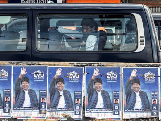 Comienza jornada de elecciones generales en Bolivia con Evo Morales a la cabeza