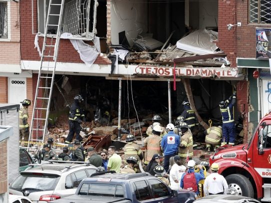 Cuatro muertos y 29 heridos por explosión en fábrica en Bogotá