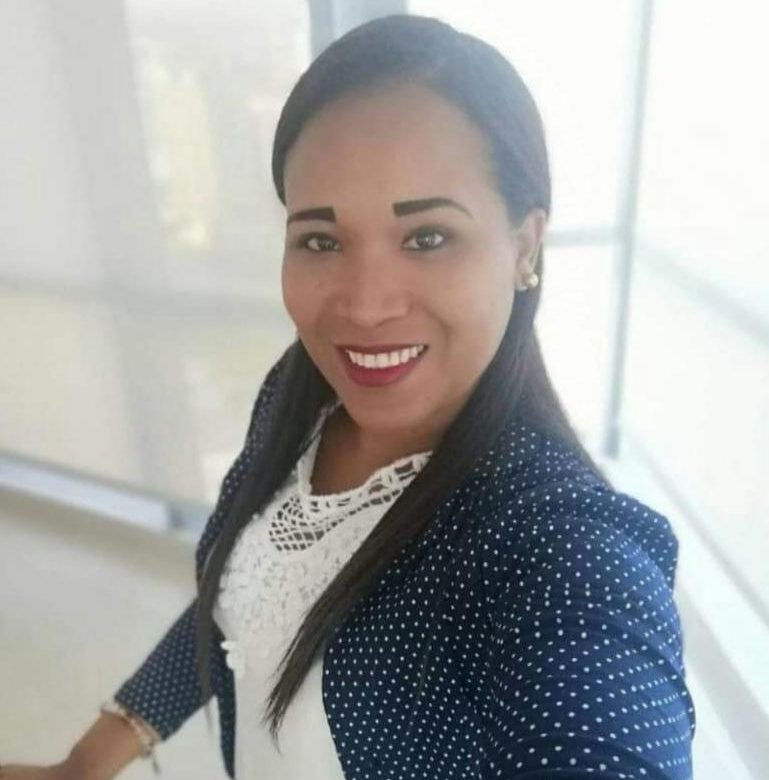 Fallece Karen Velásquez, mujer que fue incendiada por su expareja en un taxi