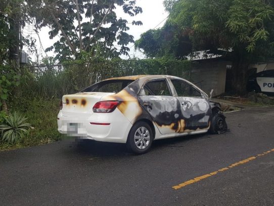 Encuentran quemado auto reportado como hurtado en San Miguelito
