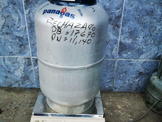 Acodeco rechaza lote de tanques de gas por no cumplir con el peso