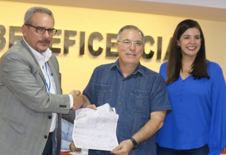 Junta de Escrutinio proclama a Fábrega como alcalde electo del distrito capital