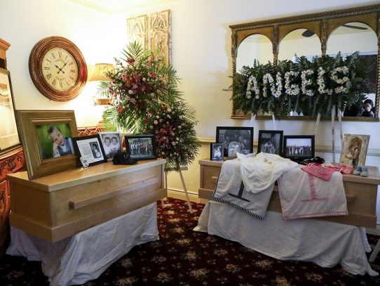 Mormones inician funerales para despedir a víctimas de ataque en México