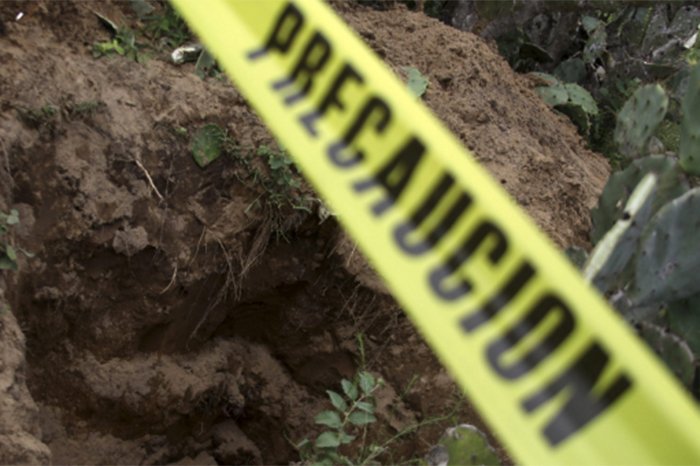 Autoridades mexicanas exhuman 35 cadáveres de tres fosas clandestinas