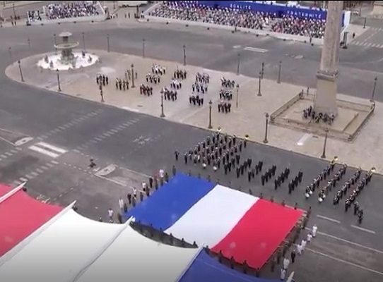 Francia celebra el 14 de julio en "versión covid" con homenaje a militares y personal sanitario