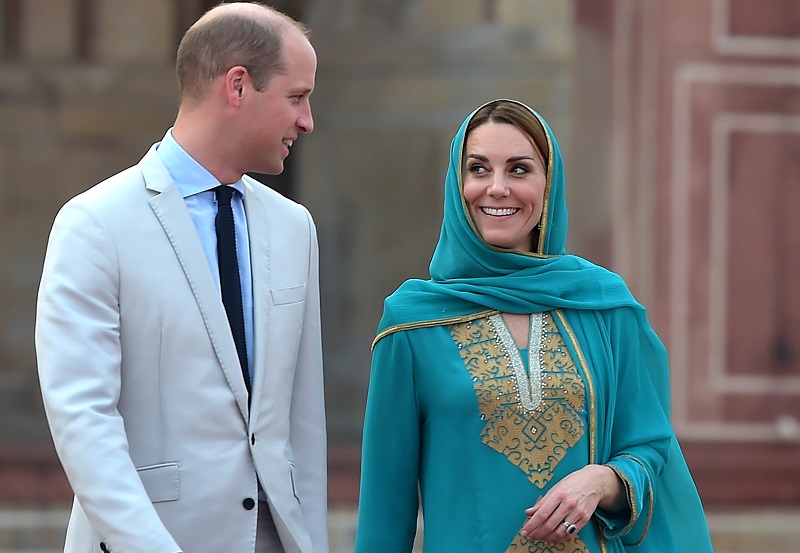 Príncipe Guillermo y su esposa visitan Lahore en su cuarto día de gira por Pakistán