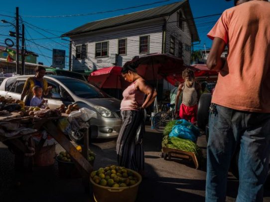 ‘Cambió muy rápido’: El petróleo enriquece a Guyana, pero intensifica las tensiones