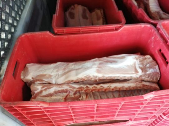 Decomisan carne de cerdo de dudosa procedencia en Divisa