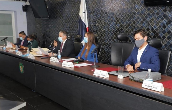 Remiten denuncias contra expresidente Juan Carlos Varela al MP