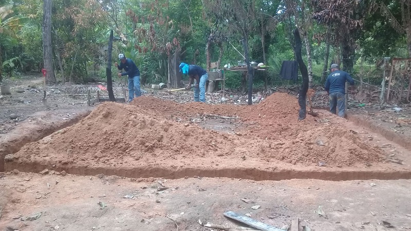 Inicia construcción de casa a familia damnificada por incendio en Soná