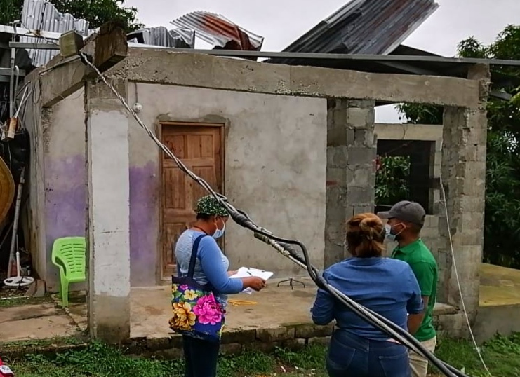 Evalúan a 15 familias afectadas por desprendimiento de techo e inundación en Chepo y Alanje