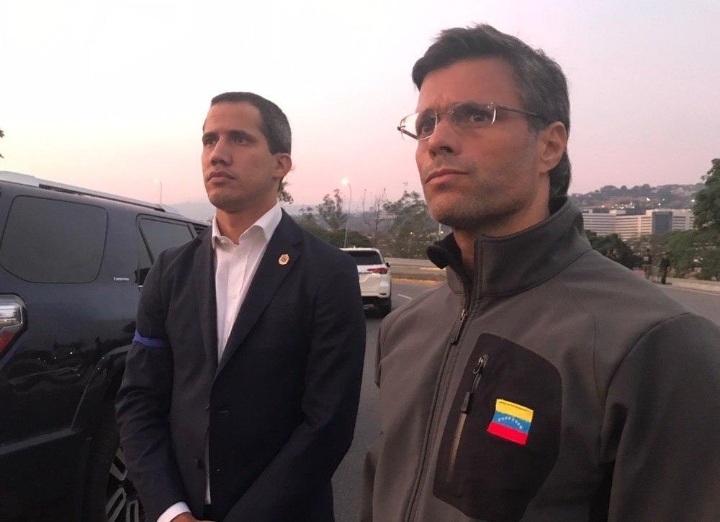 Militares liberan a Leopoldo López por orden de Guaidó