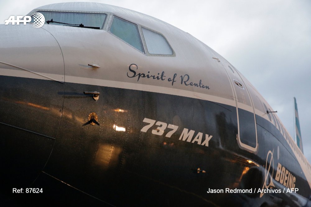 El jefe del programa Boeing 737 MAX deja la compañía, según un informe interno