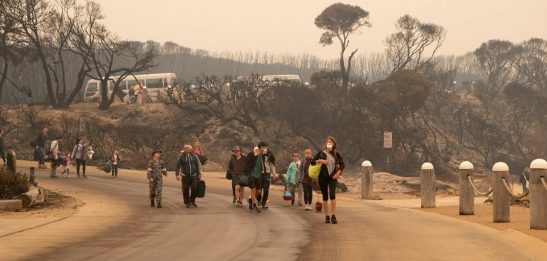 Miles de personas evacuadas por los incendios en Australia que amenazan con cortes eléctricos
