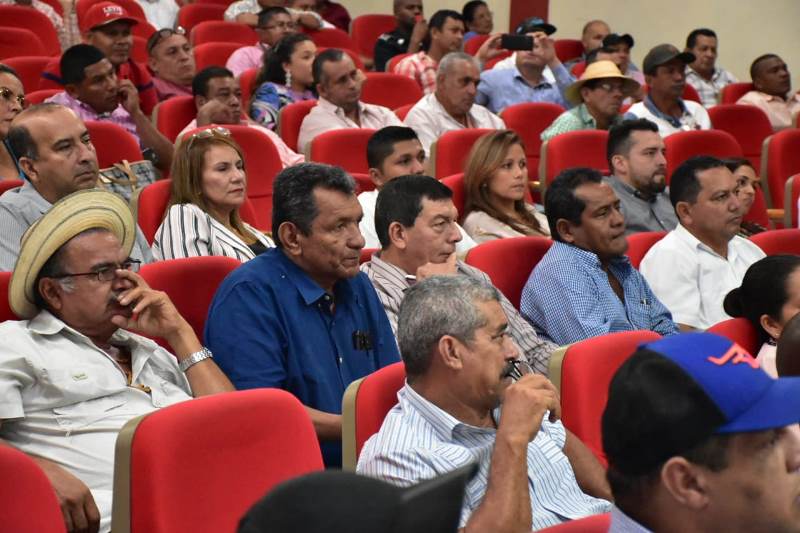 Autoridades de Chiriquí y Veraguas reciben inducción sobre el Plan Colmena