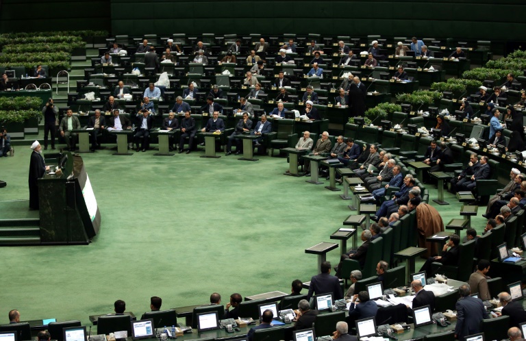 Irán anuncia un presupuesto de "resistencia" frente a sanciones de EEUU