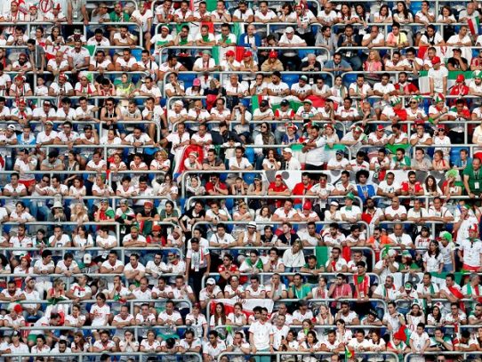 Las iraníes quieren ir a los estadios de futbol y le piden a la FIFA que desclasifique a su país