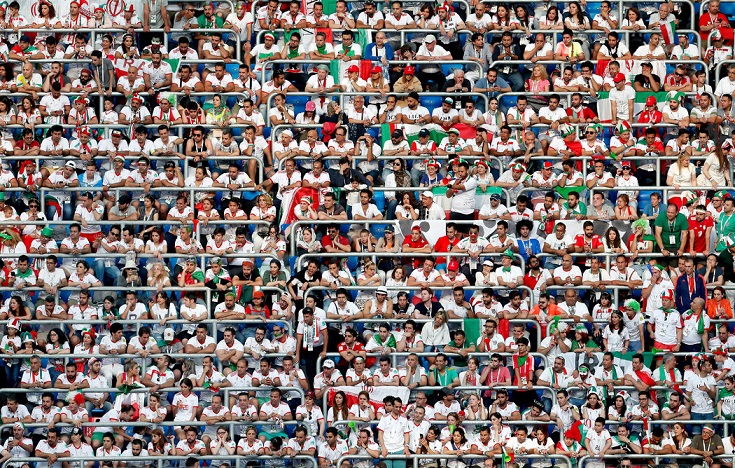 Las iraníes quieren ir a los estadios de futbol y le piden a la FIFA que desclasifique a su país