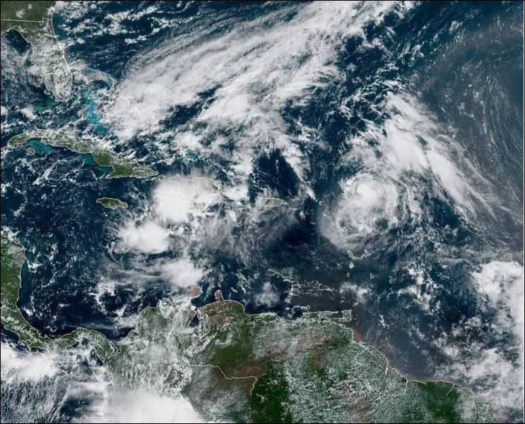 Huracán Jerry se mueve rumbo a islas del Caribe