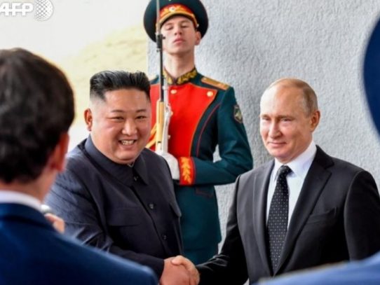 EEUU actuó con "mala fe" en la cumbre en Hanói, dijo Kim a Putin