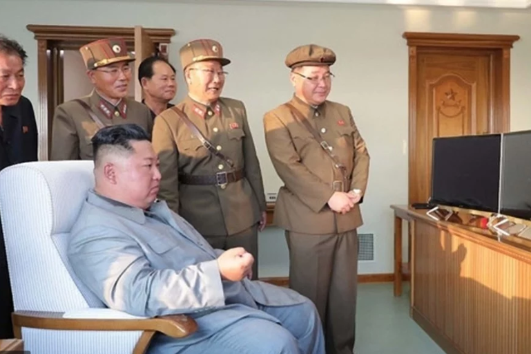 Kim Jong Un supervisó pruebas con 'lanzamisiles múltiple súper grande'