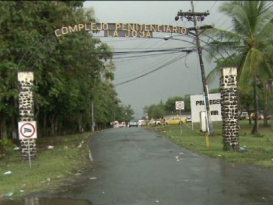 Investigan incidente de reclusos heridos con arma de fuego en La Joya