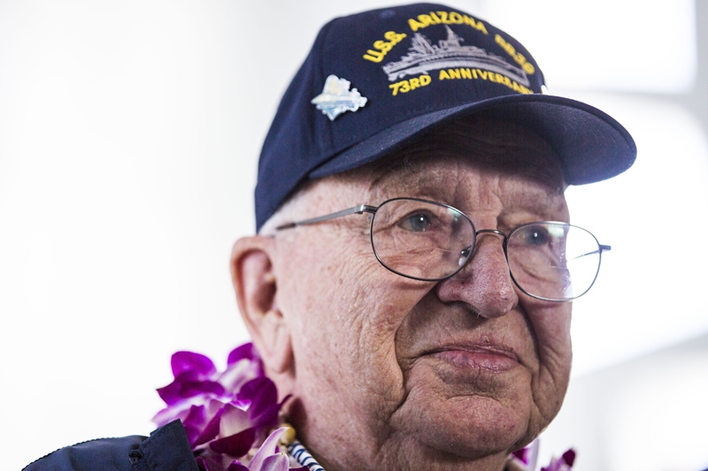 Restos de veterano de Pearl Harbor descansarán en navío hundido en el bombardeo