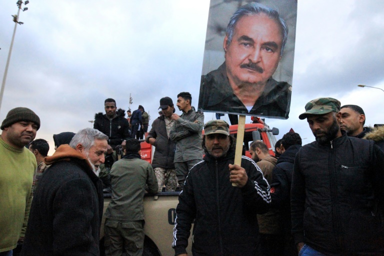Haftar llama a movilización general contra una intervención militar turca en Libia