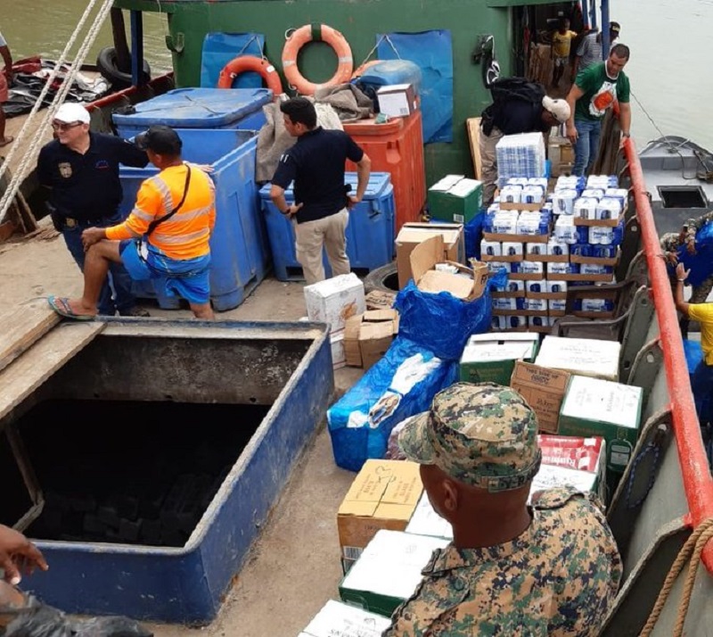 Decomisan 80 cajas con licor de presunto contrabando en Darién