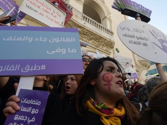Cientos de personas se manifiestan en Túnez contra la violencia machista
