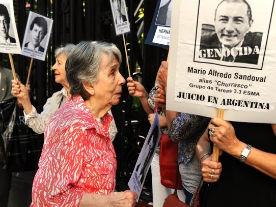Expolicía de la dictadura llega extraditado a Argentina para ser juzgado