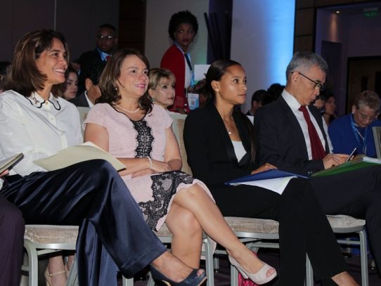Ministra de Educación destaca a la enseñanza panameña en Foro Regional de Unesco