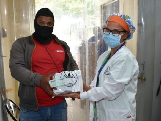 Policlínica J.J. Vallarino entrega medicamentos a domicilio a más de 500 pacientes por día