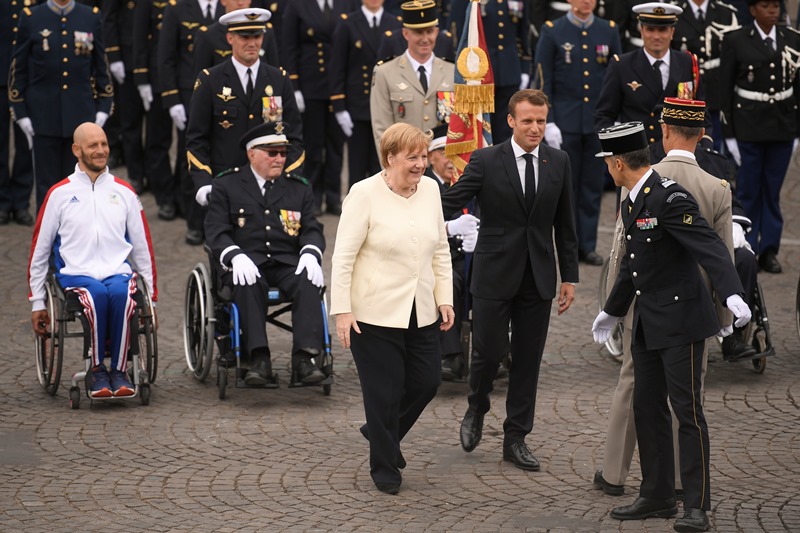 Presidente francés Macron celebra la Europa de la Defensa en desfile del 14 de julio