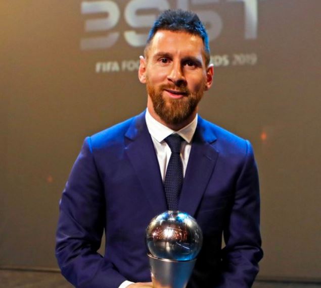 Messi "feliz" con su octavo trofeo al mejor goleador liguero en España