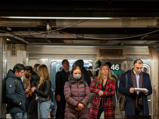 Vacunas gratis contra el covid en el metro de Nueva York