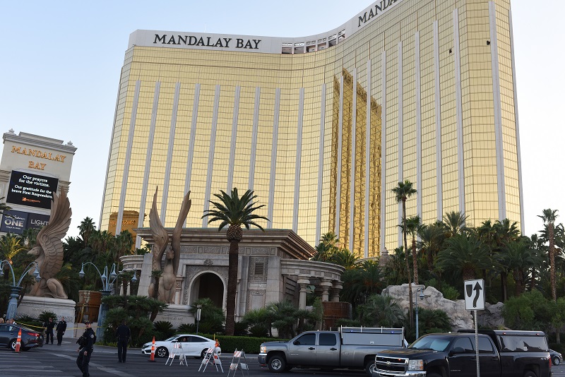 Hotel en Las Vegas acuerda pagar hasta USD 800 millones a víctimas de masacre de 2017