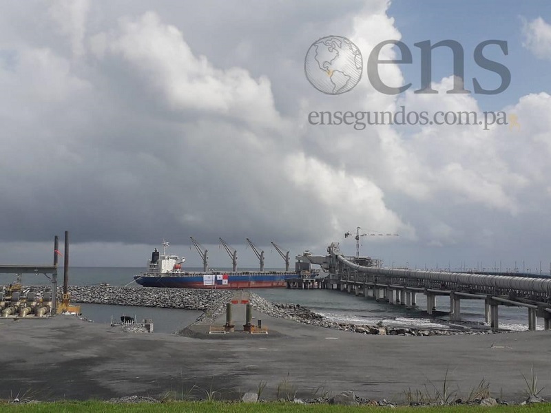 Buque con concentrado de cobre transitará por el Canal de Panamá