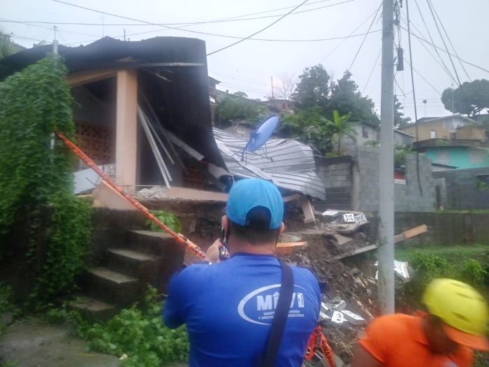 Miviot evalúa daños ocasionados a viviendas por fuertes lluvias