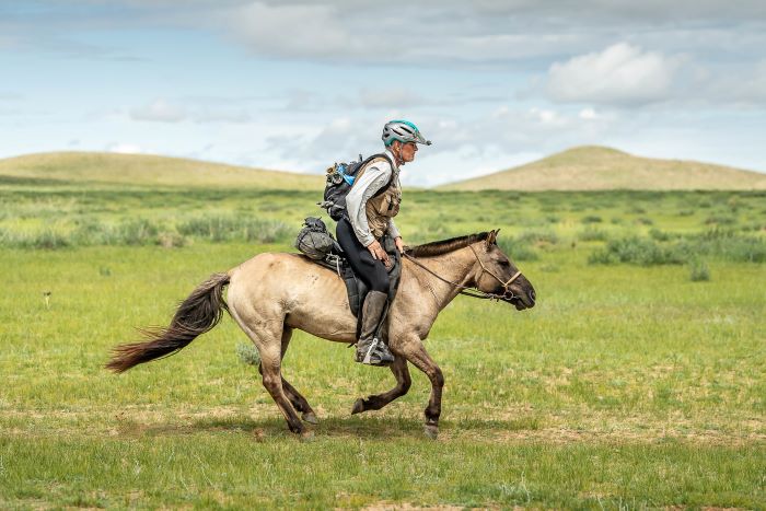 El ganador del derbi de Mongolia es un hombre de 70 años