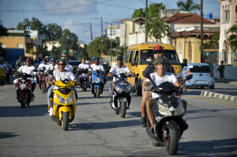 Motos eléctricas en Cuba al rescate del transporte y del ambiente