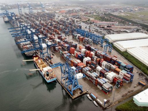 Aumenta movimiento de contenedores en puertos panameños