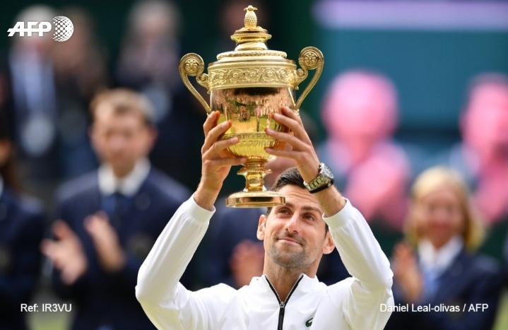 Novak Djokovic gana su quinto título de Wimbledon al vencer a Roger Federer