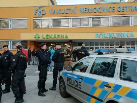 Seis muertos en tiroteo en un hospital público en República Checa